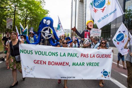 70 jaar NAVO-oorlogsmachine brengt onze landen in schulden en in gevaar